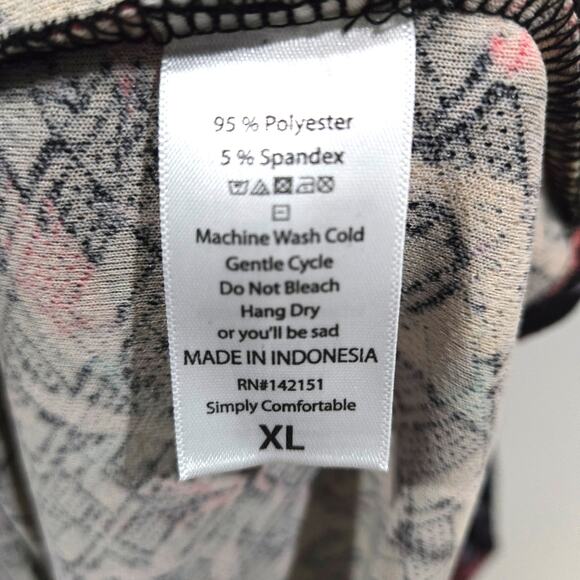 LulaRoe Sz XL Black Amelia Textured Floral Print Zip Dress - Picture 3 of 8